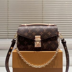 Louis Vuitton Pochette Métis East West Monogram Canvas